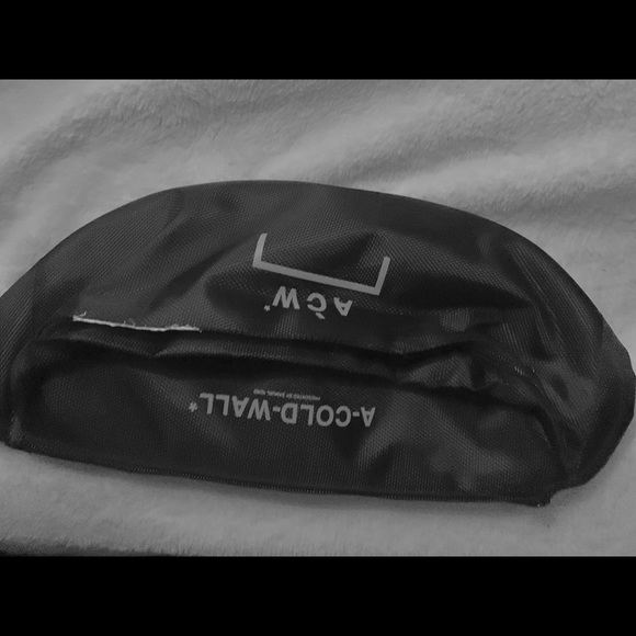 Samuel Ross sling bag - Picture 5 of 5